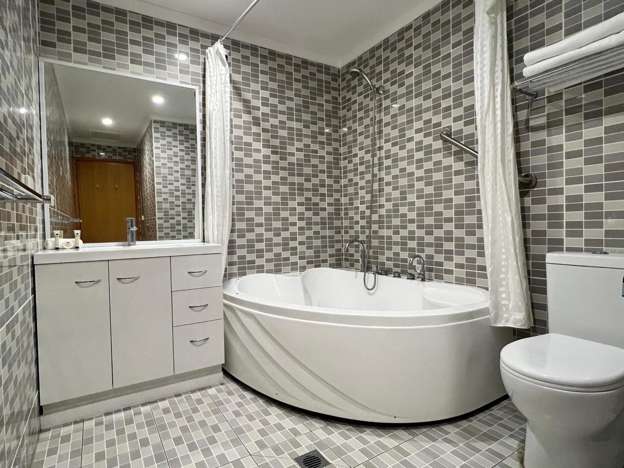 The Phoenix Artesian Spa Resort And Accommodation Moree Extérieur photo