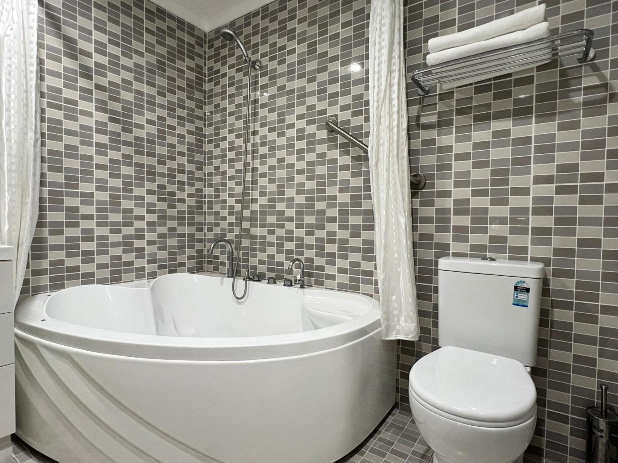 The Phoenix Artesian Spa Resort And Accommodation Moree Extérieur photo