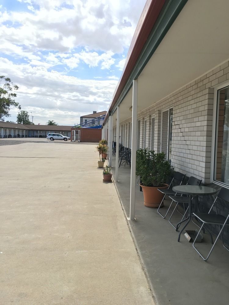 The Phoenix Artesian Spa Resort And Accommodation Moree Extérieur photo